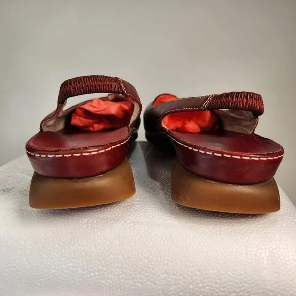 Clarks, sling-back, Sz 7 burgundy leather slip-ons, Pre-owned - Picture 5 of 7